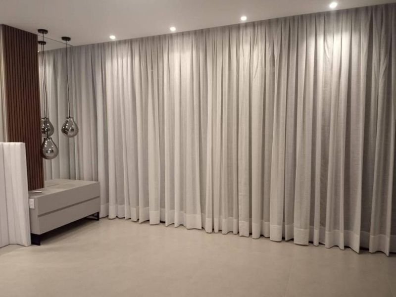 Cortinas com Iluminação Embutida: Um Show de Luz e Sombra - ideia