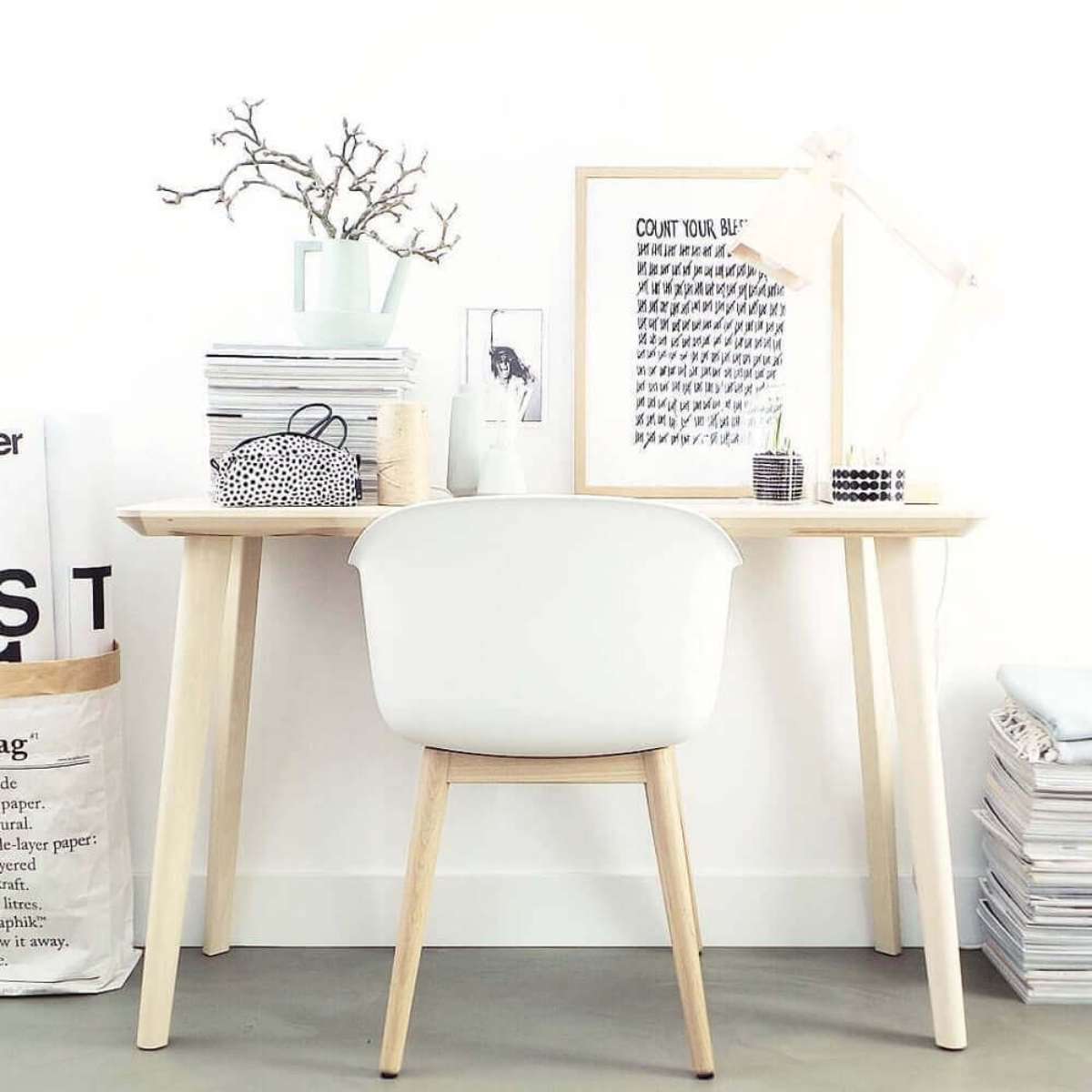 Escrivaninha Clean: Minimalismo Funcional Para um Ambiente Zen - detalhe