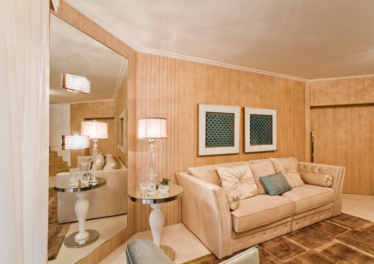 Porta de Correr Camuflada com Papel de Parede: Integração e Surpresa - ideia