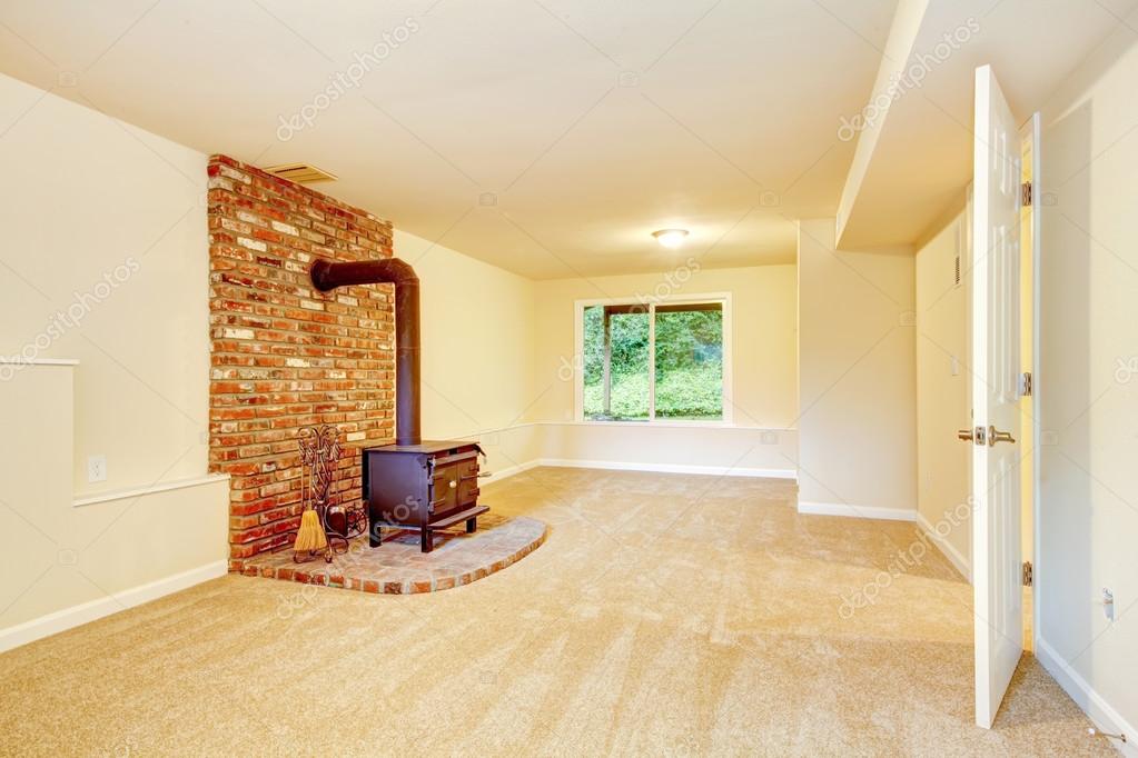 Paredão Aconchegante: Lareira e Tijolinho para Noites Quentes - detalhe