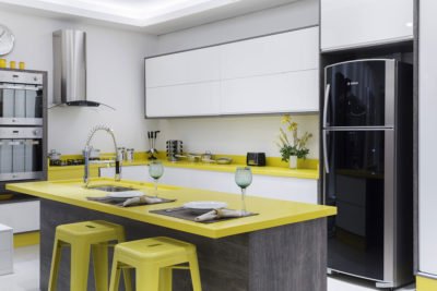 Móveis Planejados com Acabamento em Laca Brilhante: Sofisticação e Fácil Limpeza - ideia