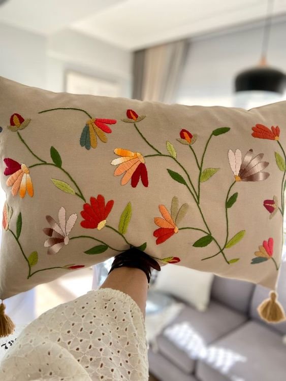 Almofadas Bordadas à Mão: Detalhes Únicos e Exclusivos - ideia