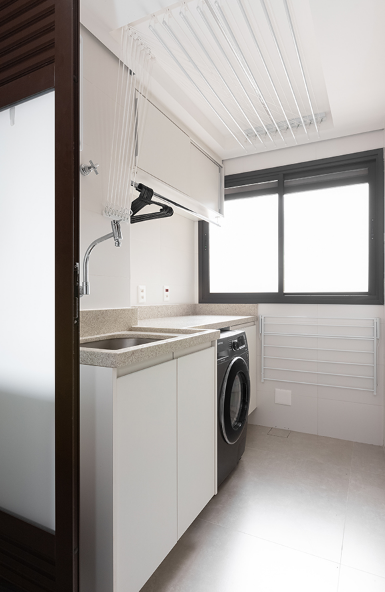 Área de Serviço Planejada com Plantas Suspensas: Natureza e Frescor! - ideia