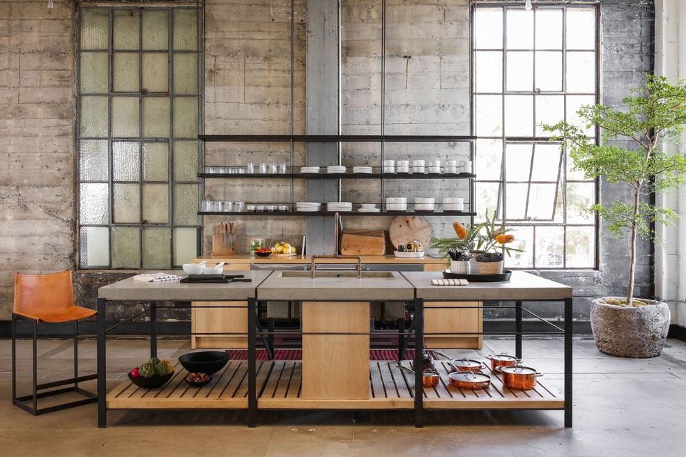 Prateleiras Abertas com Toque Industrial: Leveza e Estilo - ideia