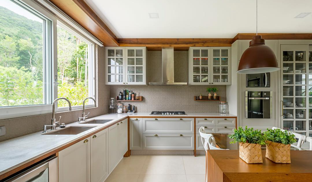 Com Metais Cobre e Pendentes Industriais - ideia