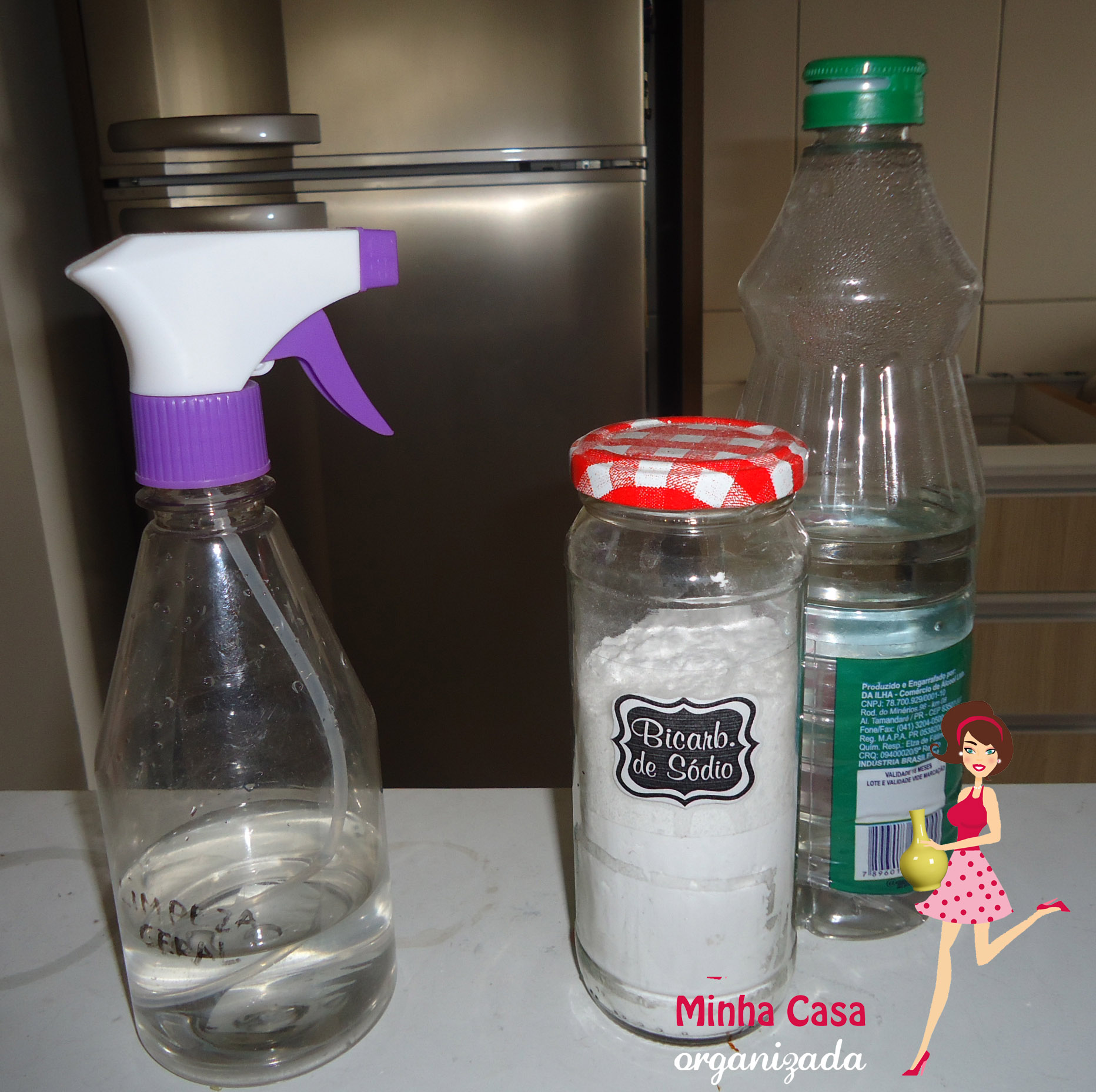 Desengordurando Sem Esforço: A Mágica do Detergente e Álcool no Seu Box - inspiração