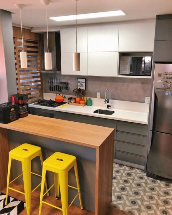 Cozinha Planejada com Bancada Estendida: Integração e Funcionalidade em Dobro - detalhe