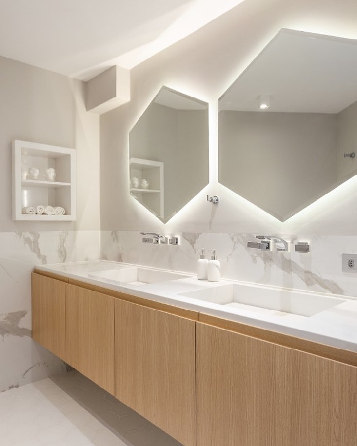 Decoração de Banheiro com Espelhos Geométricos - detalhe