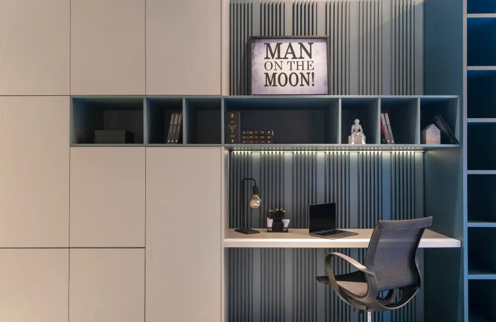 Home Office Moderno com Iluminação Inteligente - ideia