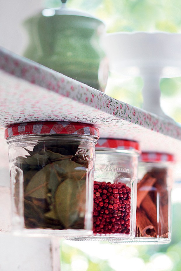 Cozinha Charmosa com Potes de Vidro Repaginados - ideia