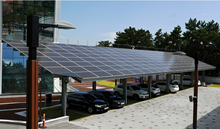 Carport Solar: Proteja Seu Carro e Gere Energia Limpa - ideia