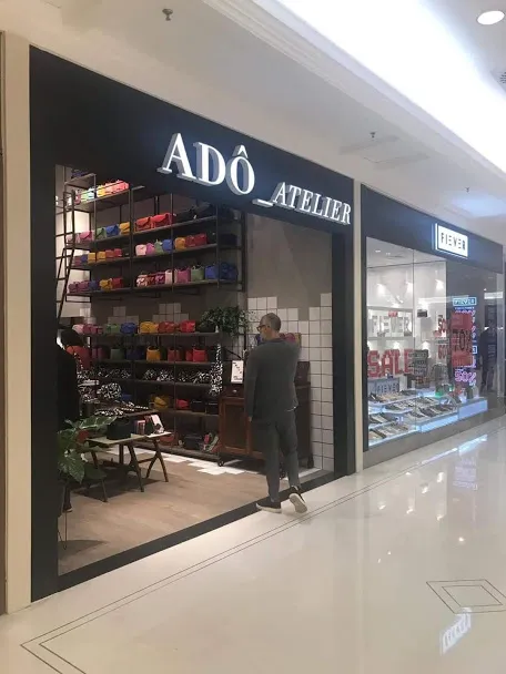 ACM com Iluminação Linear: Destaque e Sofisticação Noturna - inspiração