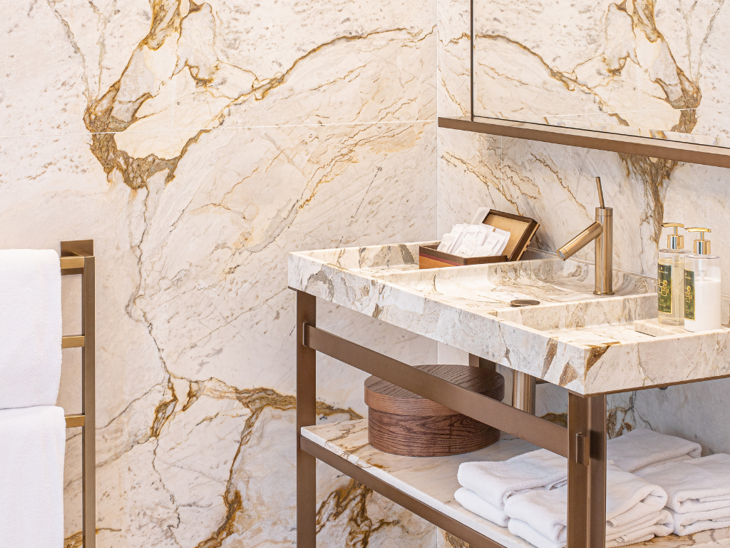 Mármore Branco Esculpido: Detalhes Artísticos que Fazem a Diferença - inspiração