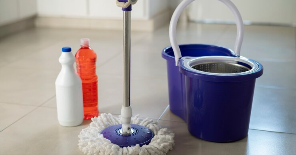 Mop com Borrifador de Longo Alcance: Ideal para Limpar Paredes e Azulejos - detalhe
