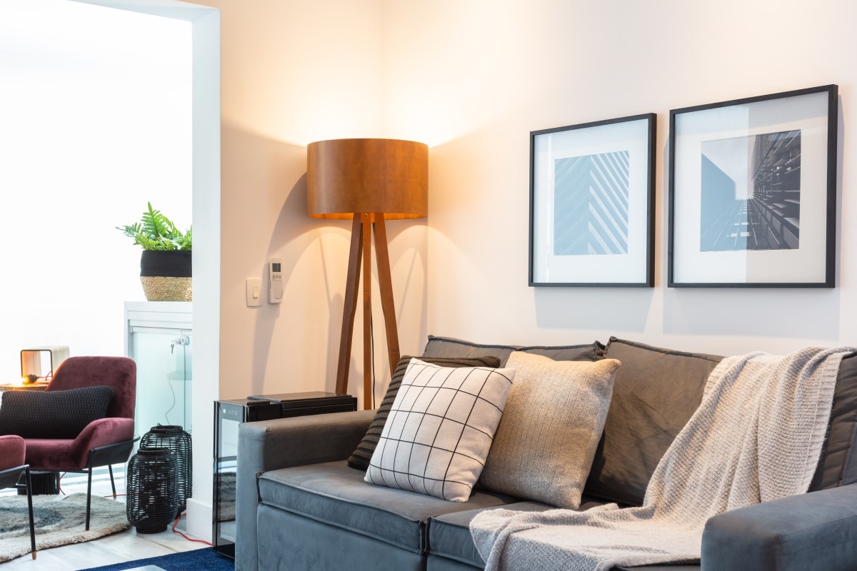 Aconchego Imbatível: Decore com Almofadas e Mantas que Abraçam! - ideia