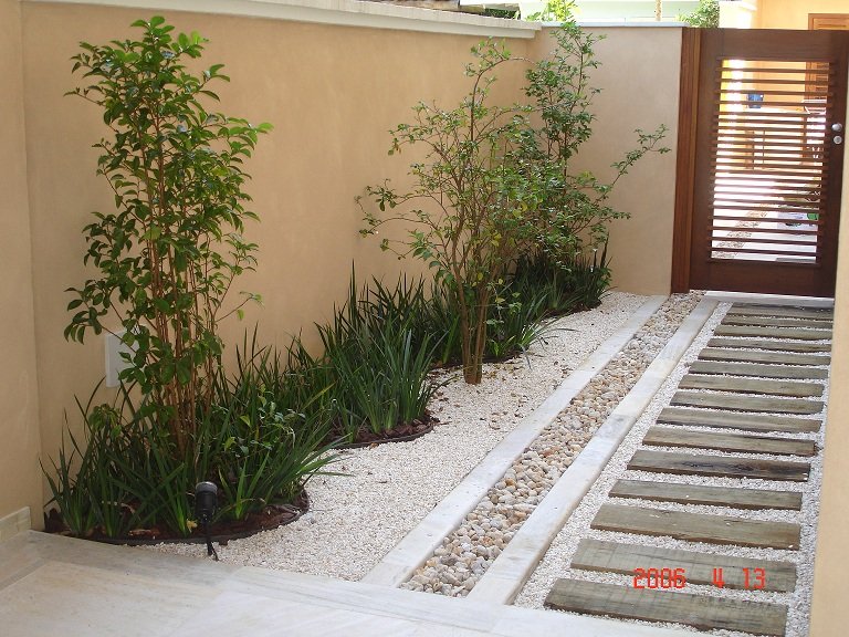 Drenagem Discreta com Acabamento em Seixos Rolados - ideia