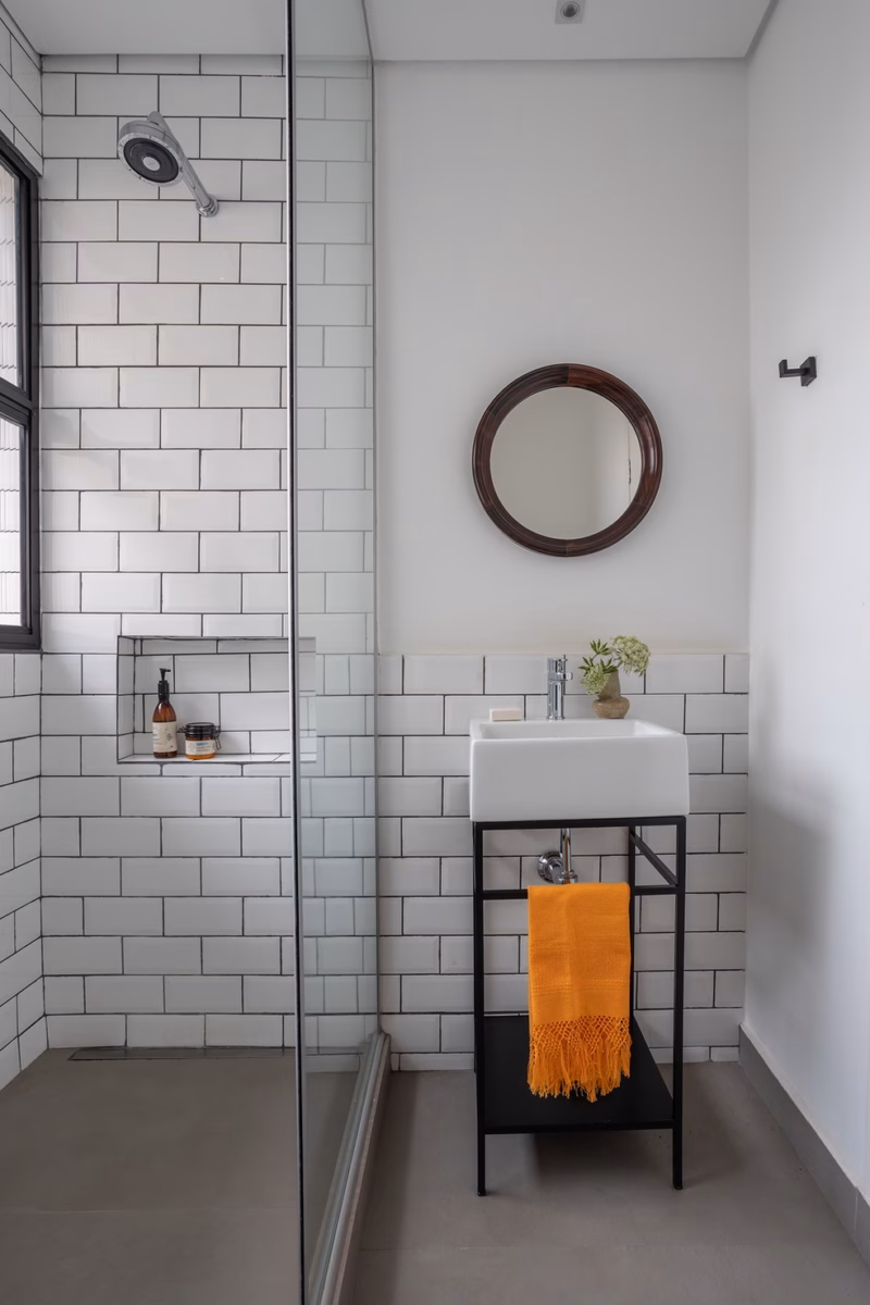 Metro White com Detalhes em Madeira: Aconchego Natural - ideia