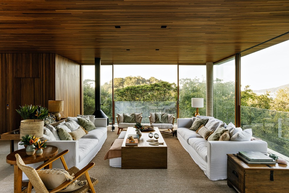 Com Painel Ripado de Madeira: Elegância e Aconchego - ideia