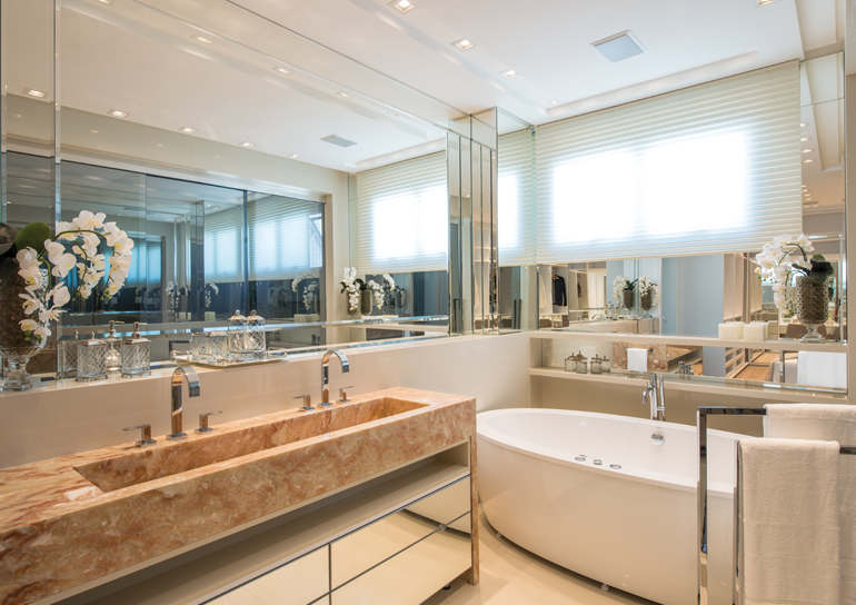 Banheiro monocromático com tinta epóxi: elegância minimalista - ideia