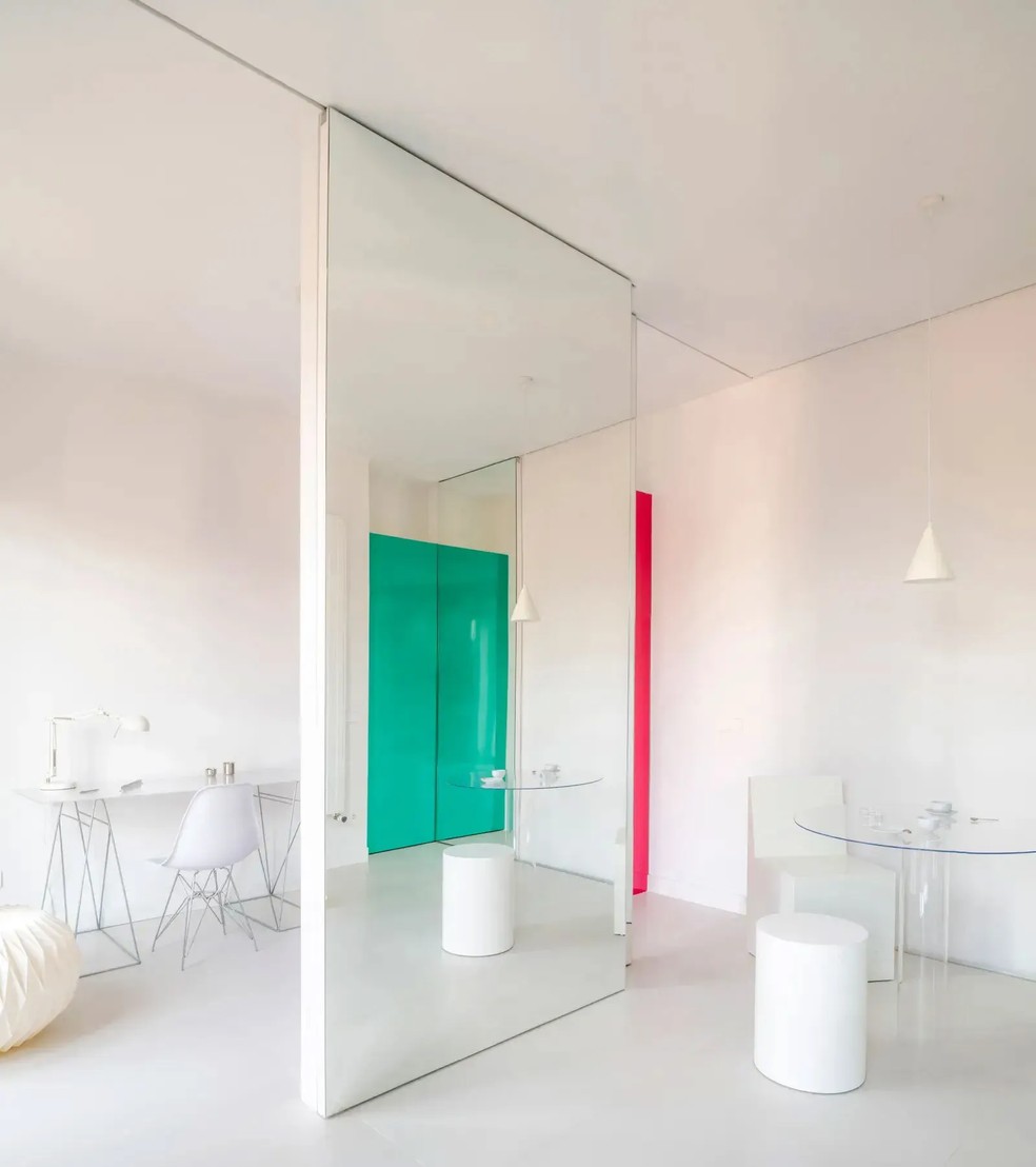 Integre Espelhos Estratégicos para Ampliar Espaços - detalhe