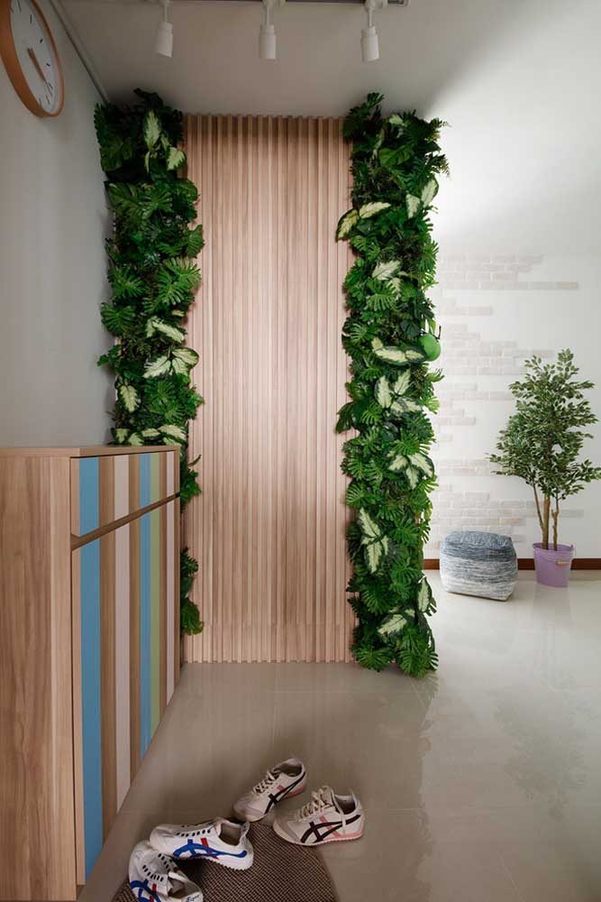 Hall de Entrada com Corredor Verde Vertical - detalhe