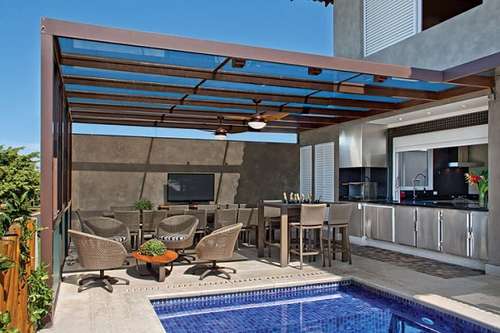 Cobertura de Pergolado com Treliças e Vasos Suspensos - detalhe