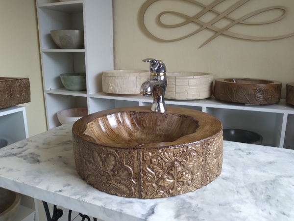 Rústico Moderno: Cuba com Textura Rústica e Veios Marcantes - detalhe