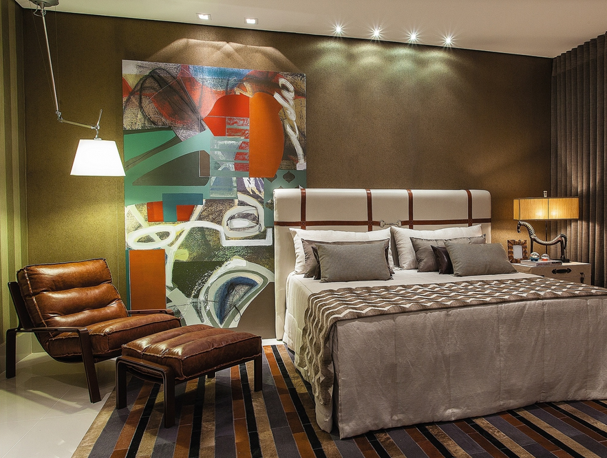 Quarto Masculino Sofisticado com Vinho e Detalhes em Dourado - ideia