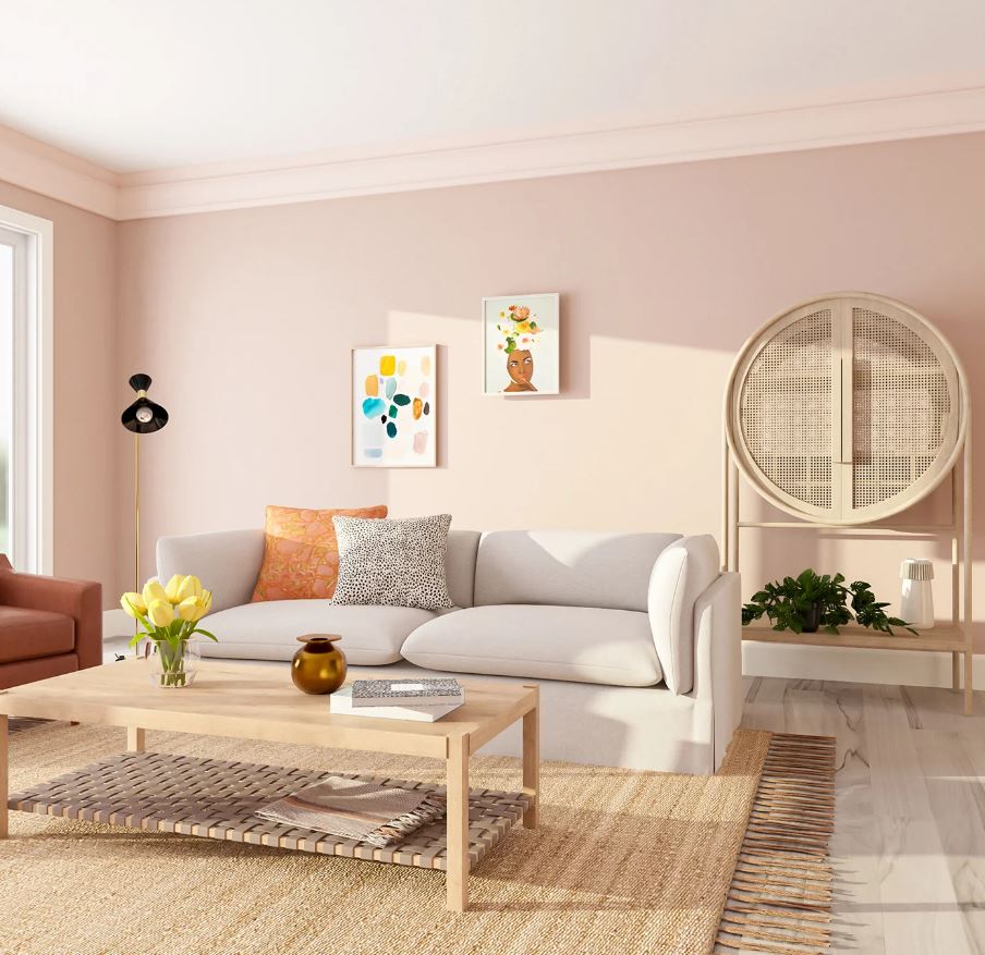 Suavidade Romântica: Rosas e Tons Pastel Acalmando a Madeira Clara - inspiração