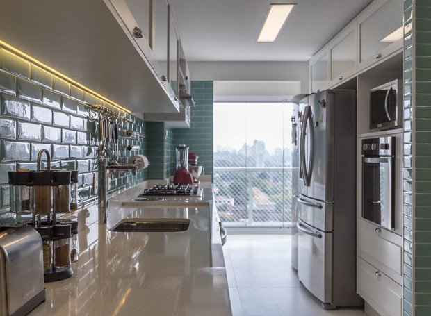 Torre Quente Integrada à Bancada de Granito e Revestimento 3D - detalhe