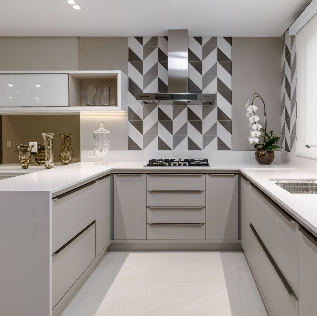Cozinha Planejada com Revestimento 3D: Textura e Sofisticação - ideia