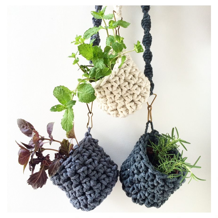 Cachepots de Macramê Suspensos: Verde e Boemia Elevando o Astral - inspiração