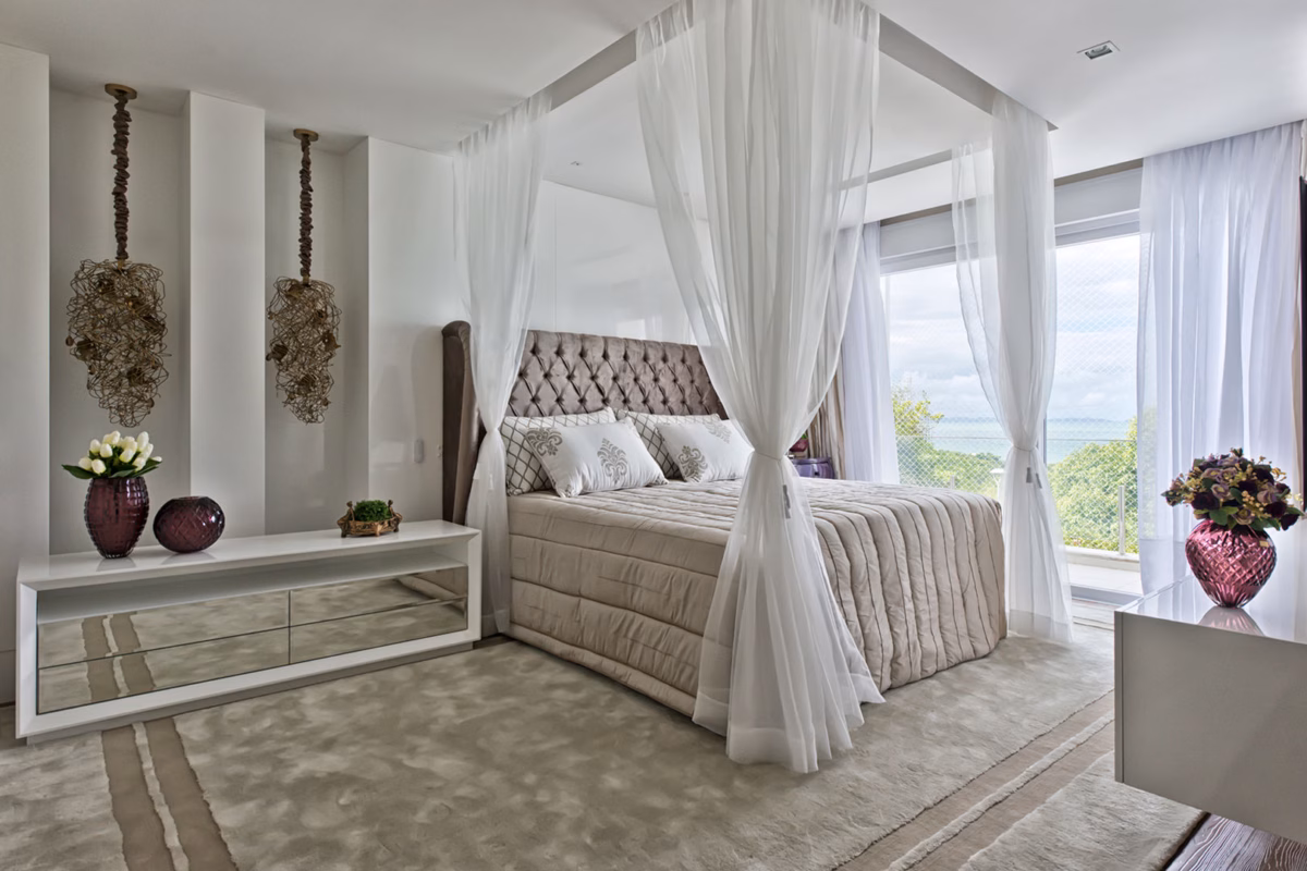 Decoração Romântica com Dossel de Renda e Iluminação Suave - detalhe