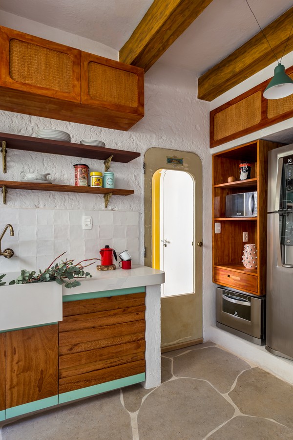 Bancada dos sonhos com madeira de demolição: rústico e moderno! - inspiração