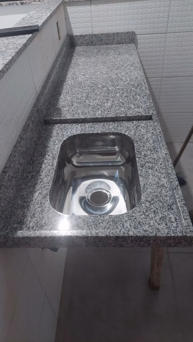 Pisos de Granito Cinza Corumbá: Economia e Praticidade - detalhe