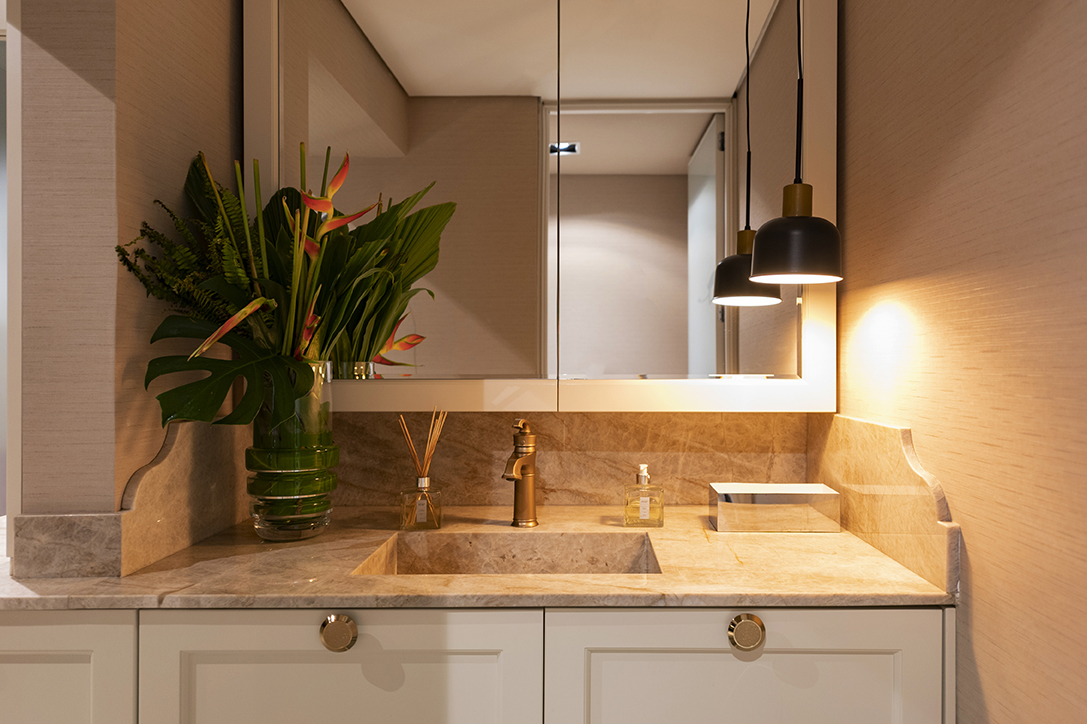 Bancada Radiante: Espelho com LED Integrado e Luz Quente para um Glow Natural - inspiração