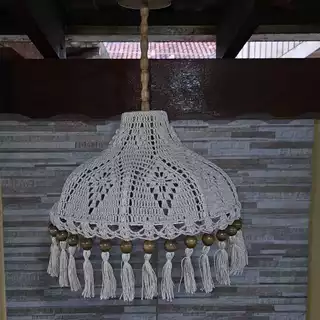 Pendente com Detalhes em Crochê: Delicadeza e Toque Artesanal - inspiração