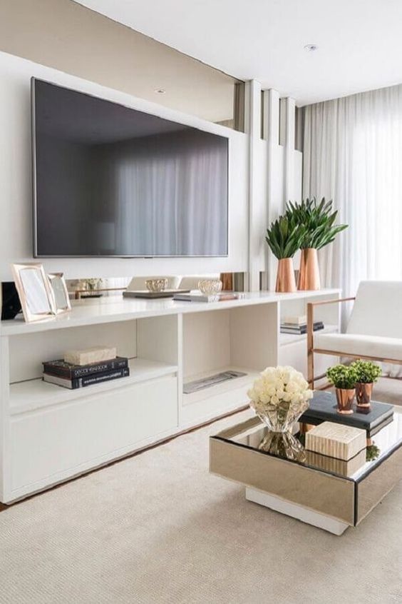 Mesa de Centro Espelhada: Um Toque de Glamour e Amplitude - detalhe