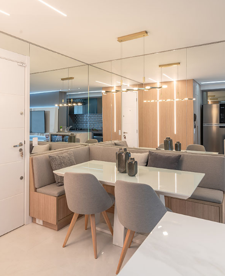 Mesa de Jantar com Iluminação Embutida: Atmosfera Aconchegante para Refeições Memoráveis - inspiração