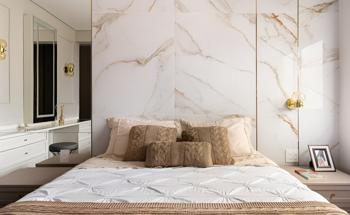 Porcelanato Marmorizado com Detalhes em Dourado: Sofisticação Total - inspiração