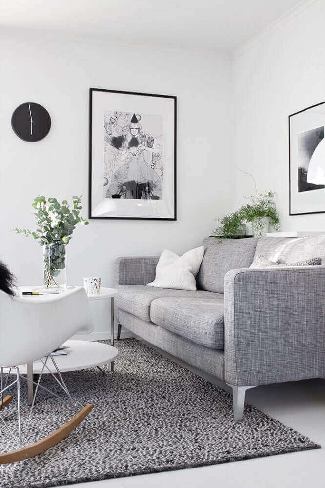 Minimalismo Elegante: Sala de Estar Simples em Tons de Cinza e Branco - ideia