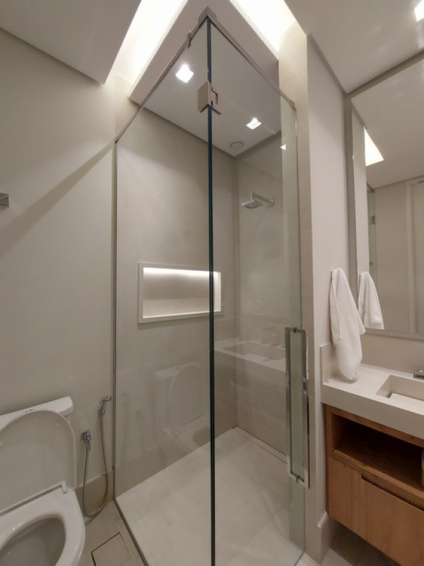 Box Espelhado para Ampliar o Espaço e Adicionar Glamour - detalhe