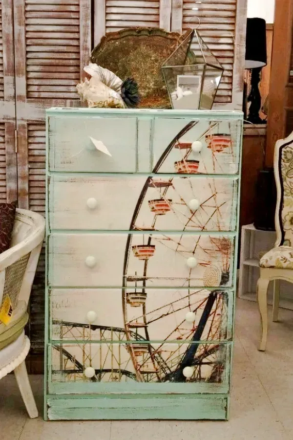 Móveis Repaginados com Técnicas de Decoupage - detalhe