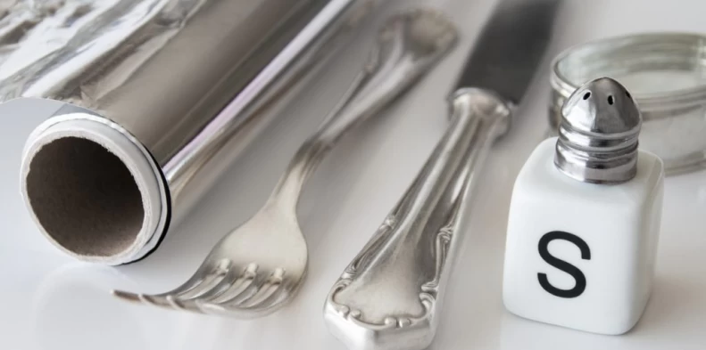 Com Borracha Branca: Removendo Manchas Superficiais de Forma Segura - detalhe