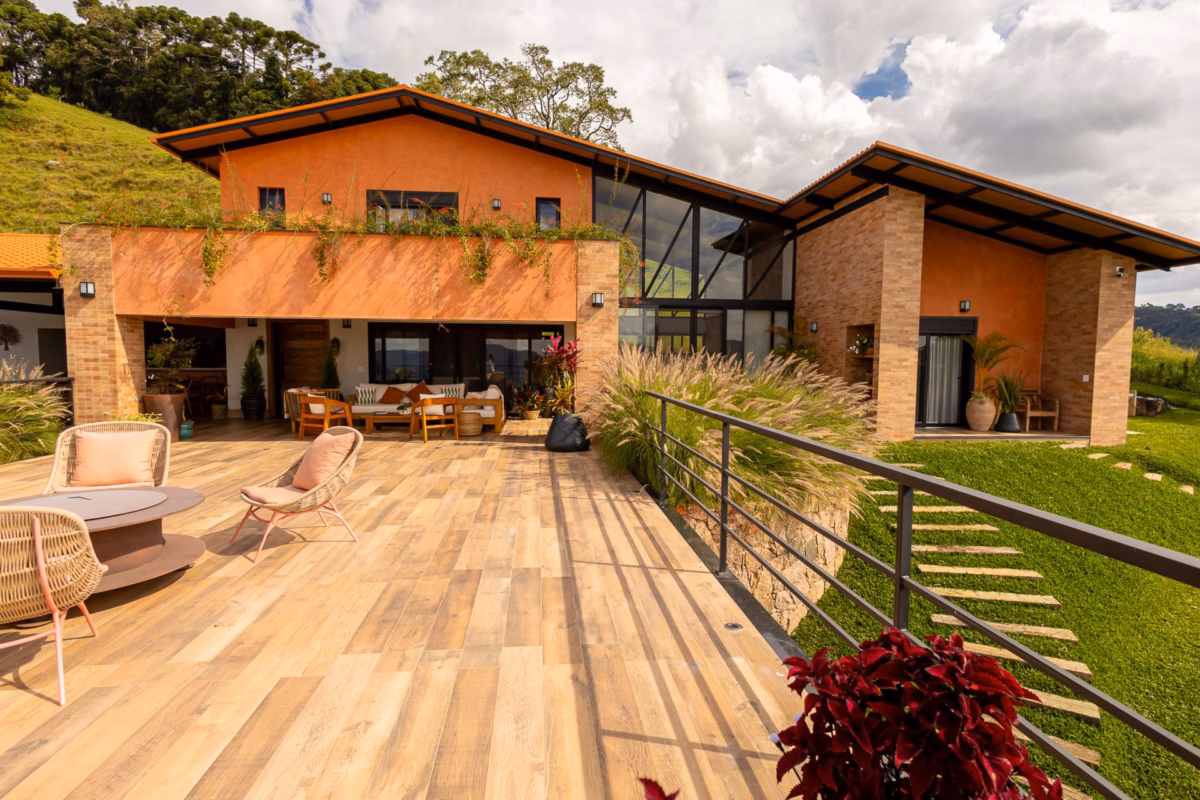 Elegância Rústica: Tons Terrosos e Detalhes em Madeira - inspiração