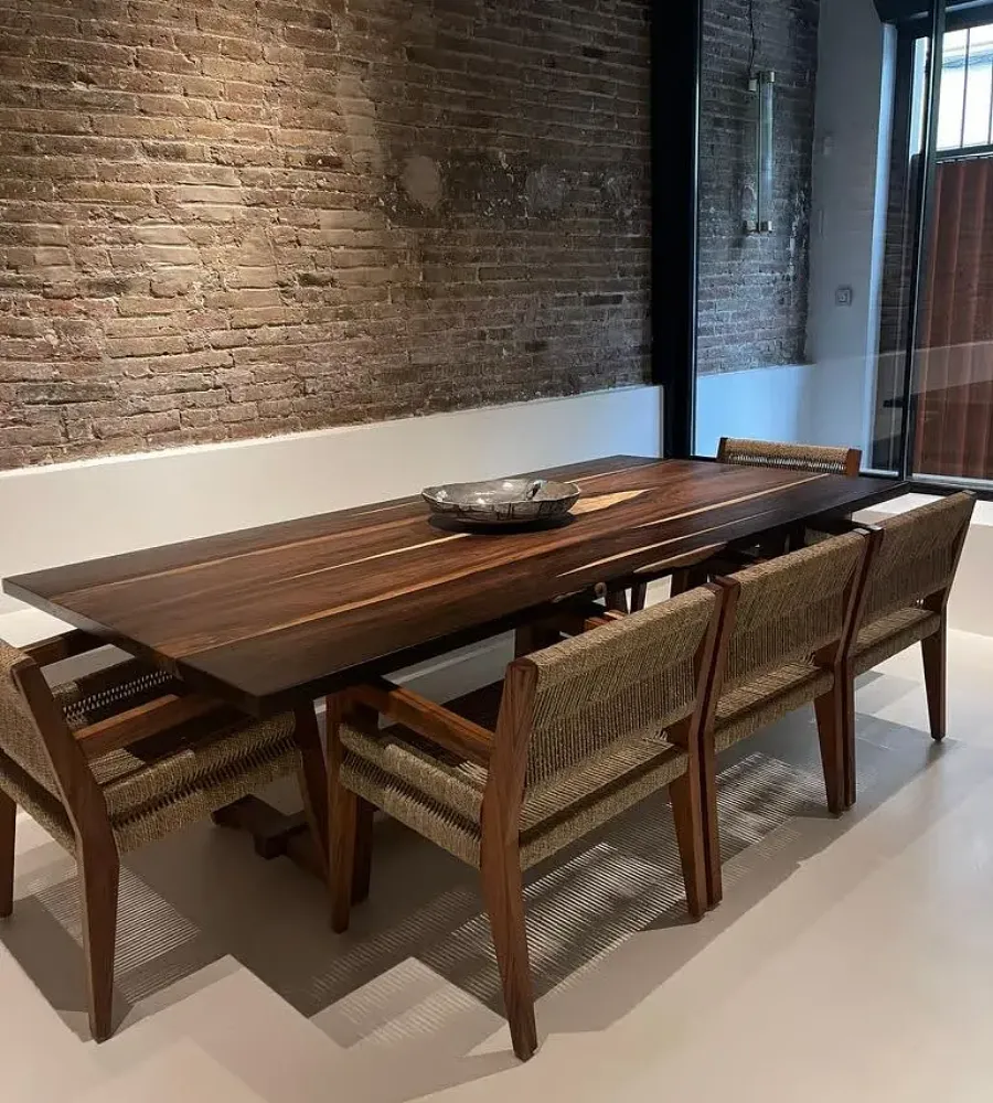 Profundidade Sofisticada: Azul petróleo Realçando a Madeira Escura - detalhe