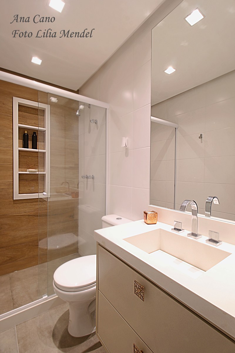 Banheiro Pequeno com Detalhes em Cobre: Elegância e Sofisticação - detalhe