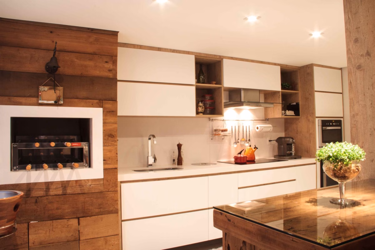 Com Detalhes em Cobre e Madeira Rústica - detalhe