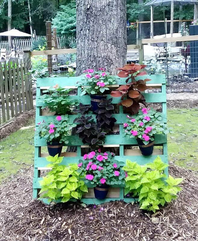 Jardim Vertical Suspenso em Pallets: O Verde que Aconchega - ideia
