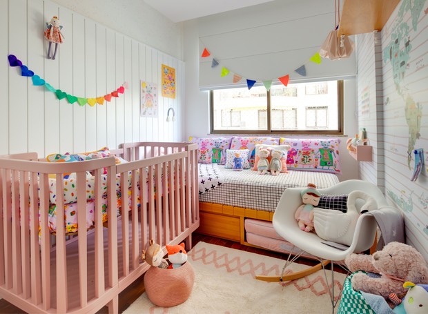 Delicadeza e Calma: Quarto de Bebê com Decoração em Tons Pastel e Toque Romântico - ideia